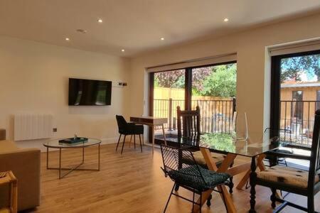 Beautiful Apartment Overlooking A Garden 伦敦 外观 照片