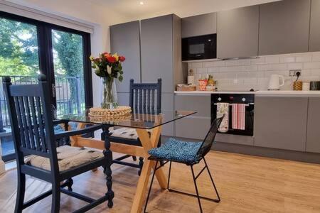 Beautiful Apartment Overlooking A Garden 伦敦 外观 照片
